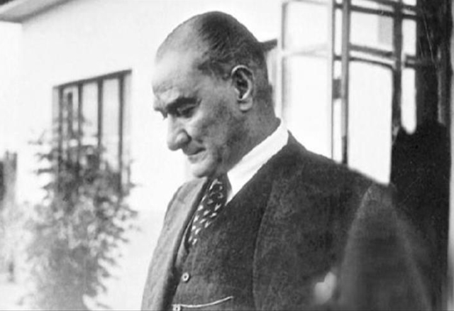 10 Kasım Atatürk fotoğrafları HD! 10 Kasım Atatürk'ü Anma Günü için fotoğraflar